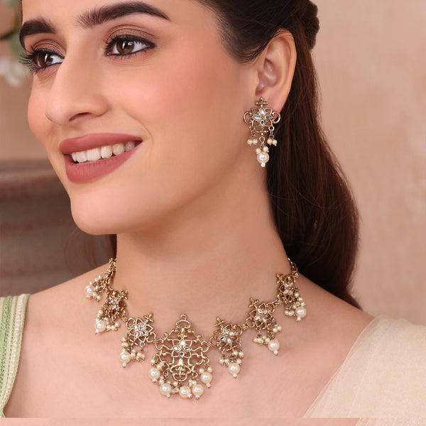 Traditional Gold-Tone Floral Choker Necklace and Dangle Earrings Set