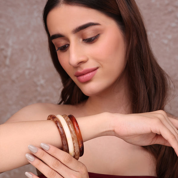 Set of 4 Resin Stackable Bangles in Brown and Neutral Tones (2.6)