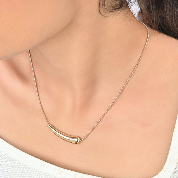 Dainty Gold Curved Necklace