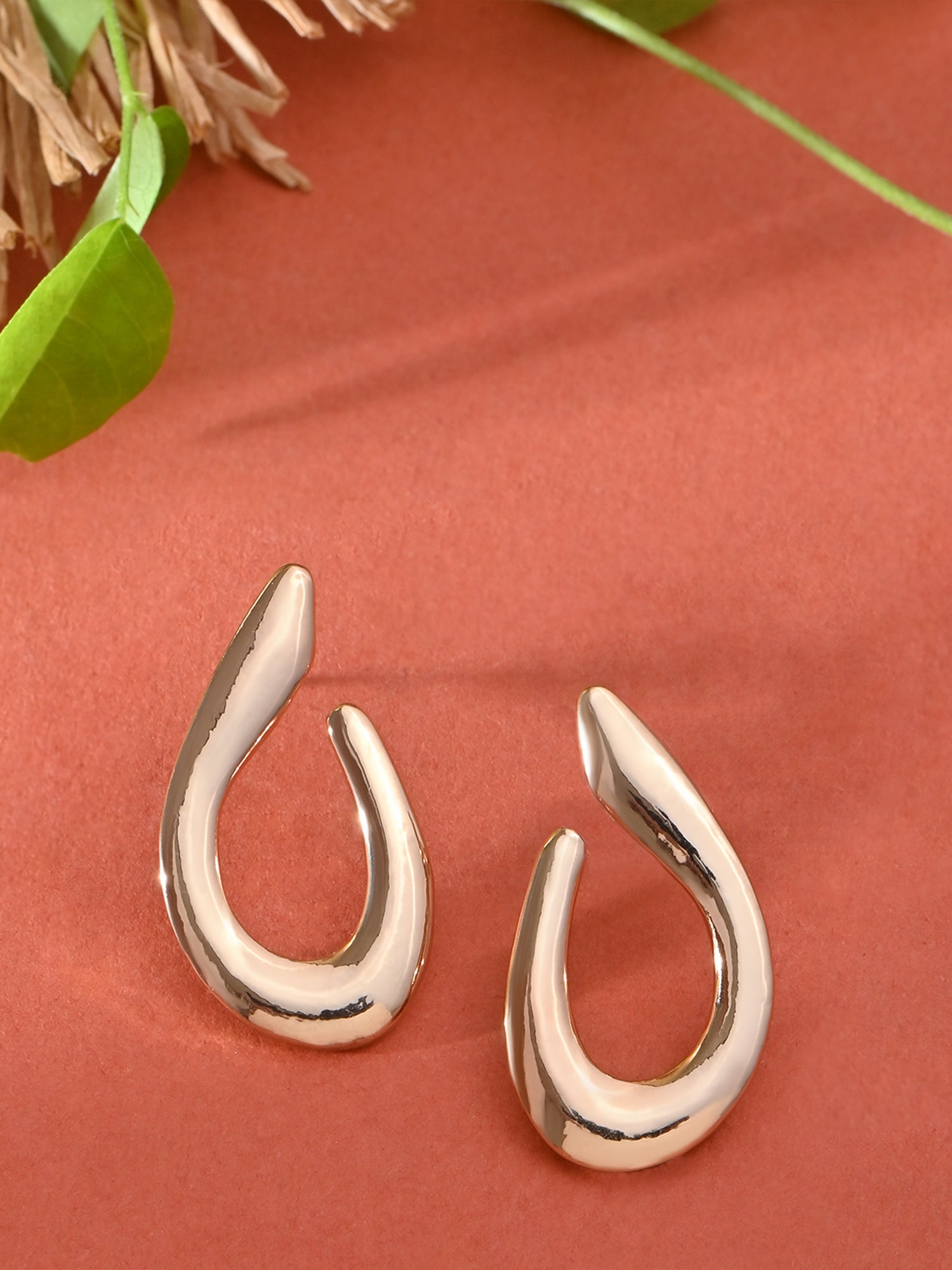 Fortune Molten Horseshoe Stud Earrings