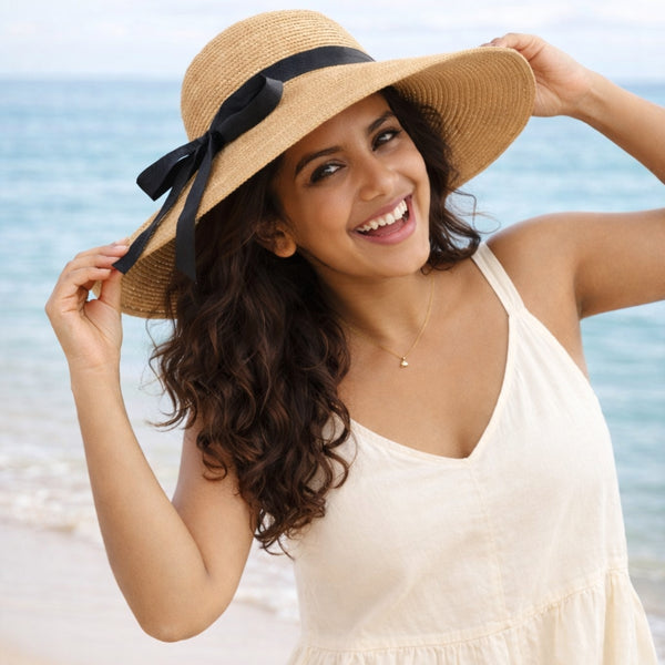 Cutsy Bow Beige Beach Hat