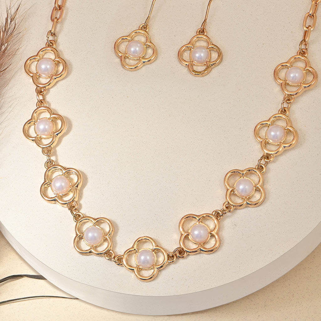 Timeless Clover & Pearl Jewelry Set