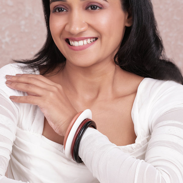 Contemporary Black, White & Nude Tones Resin Bangle Set (2.8)
