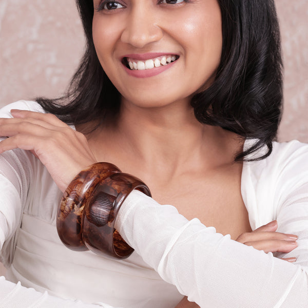 Luxe Tortoiseshell Style Resin Bangle Bracelet (Set of 2) (2.8)