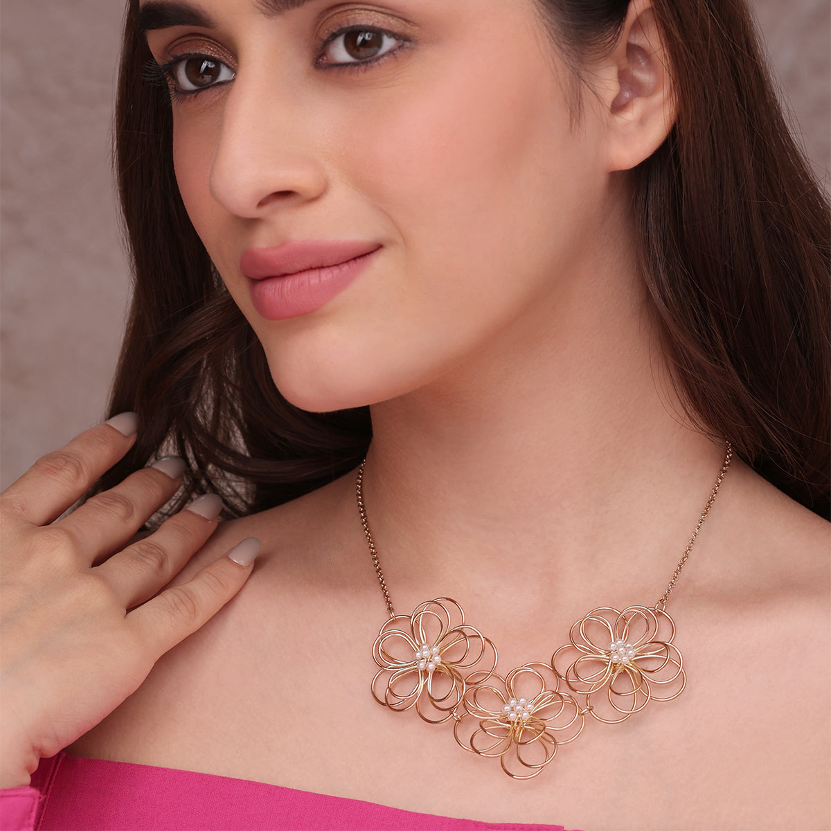 Dainty Floral Wirework Choker Necklace for Women