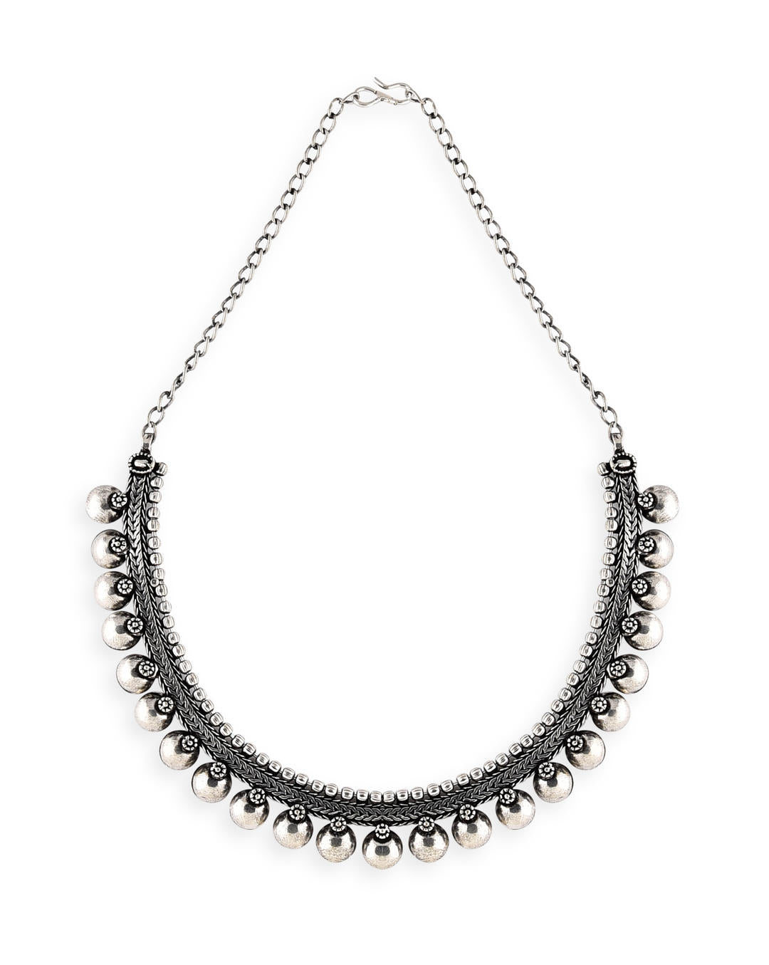 fida's silver choker necklace with a chain design on a white background