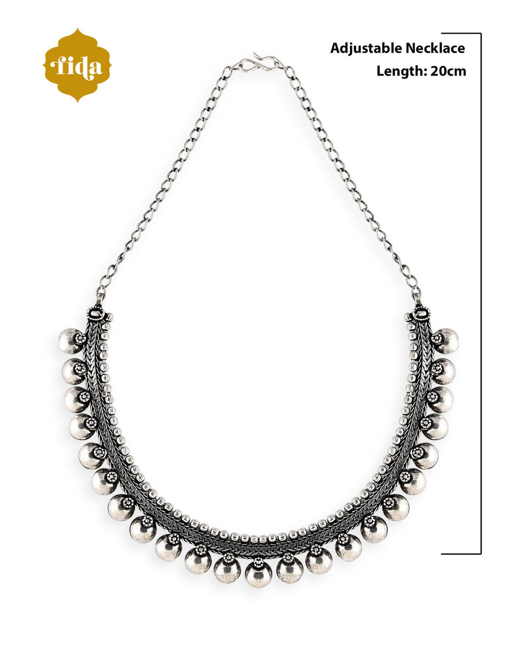 fida's silver choker necklace with a chain design with dimension