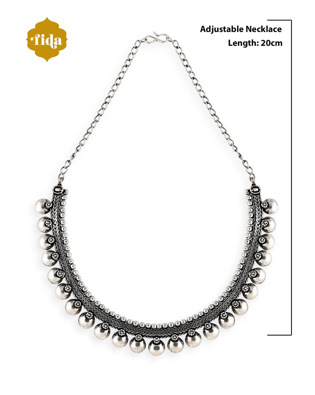 fida's silver choker necklace with a chain design with dimension